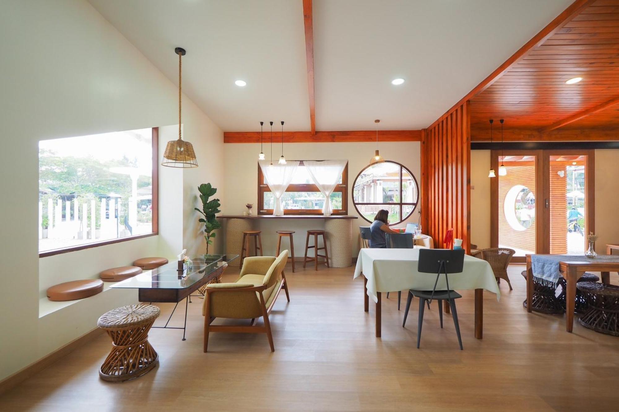 Maikaew Damnoen Tempat peranginan