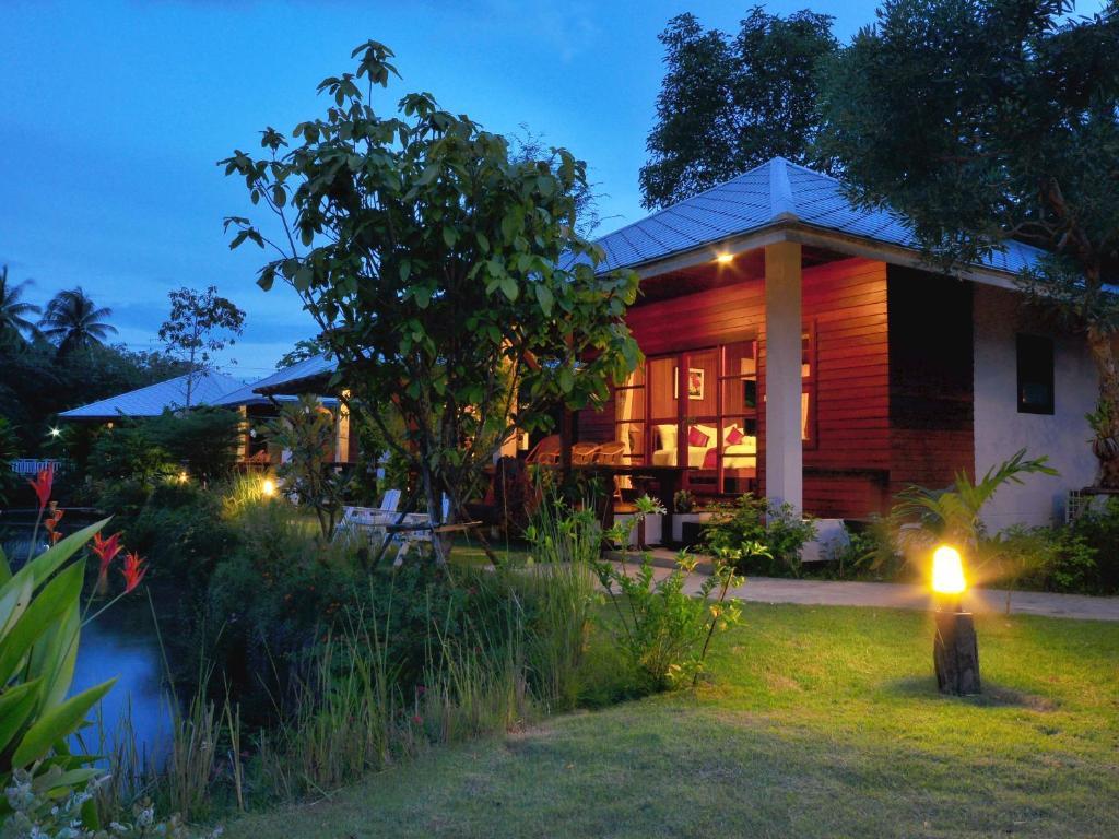 Maikaew Damnoen Tempat peranginan
