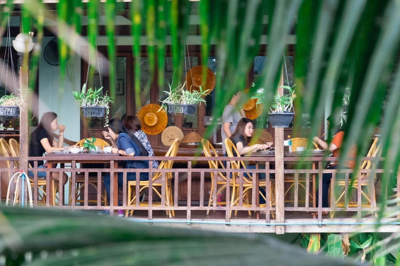 Maikaew Damnoen Tempat peranginan